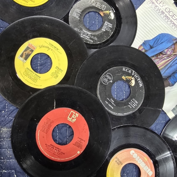 Lot of 18 45s vinyl records eagles,George jones,Stella parton ect - Picture 3 of 5